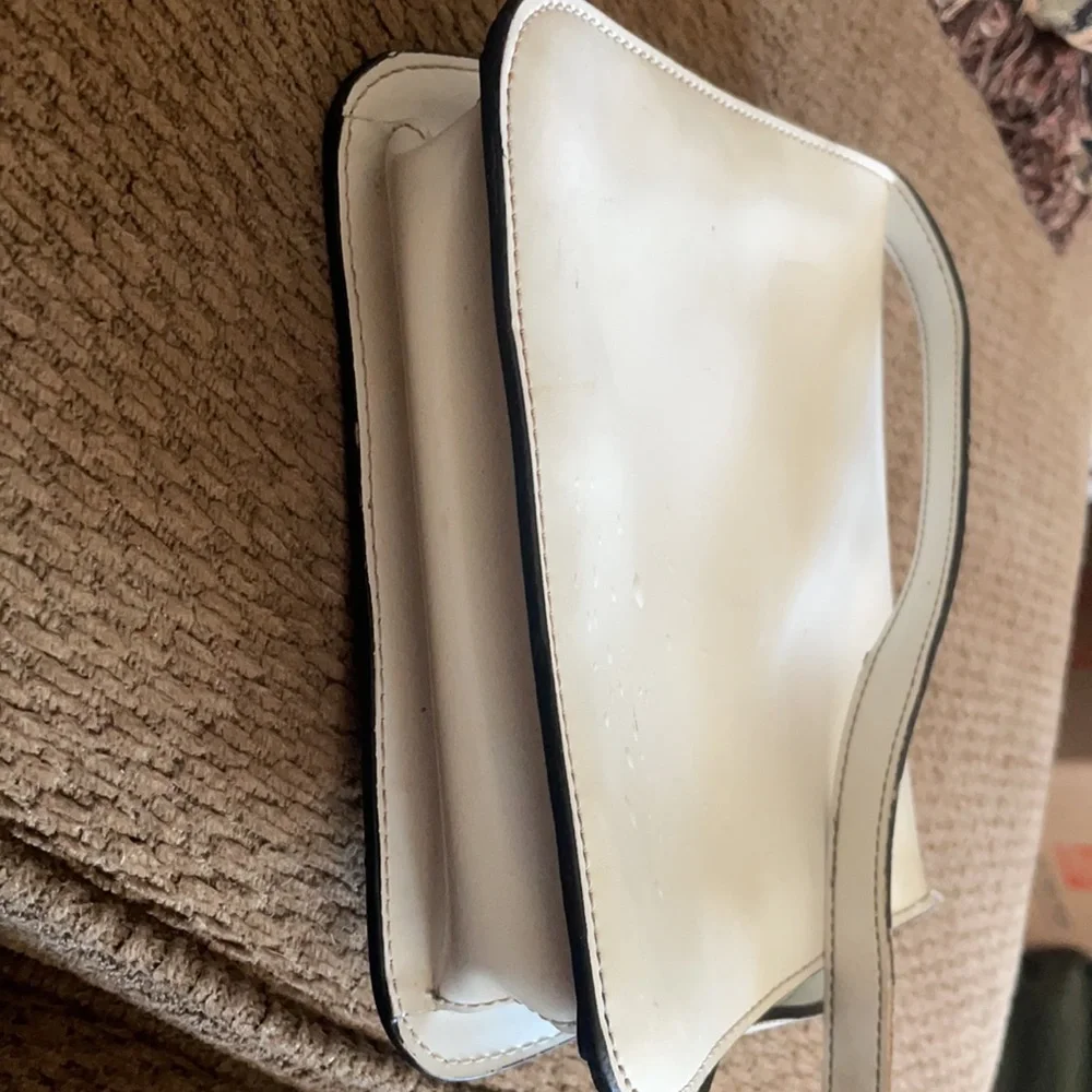 Guess vintage white